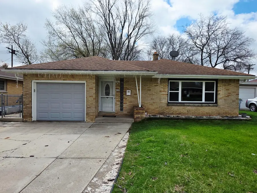 6125 W Eden Pl, Milwaukee, WI 53220 - #2