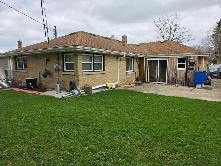 6125 W Eden Pl, Milwaukee, WI 53220 - #3