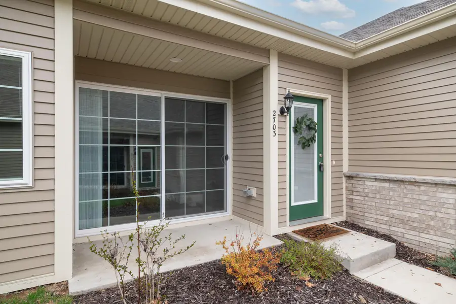 2703 Pond Dr, Saint Francis, WI 53235 - #2