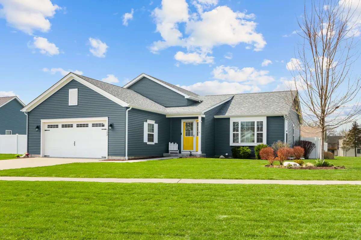 123 Spring Dr, Walworth, WI 53184 - #1