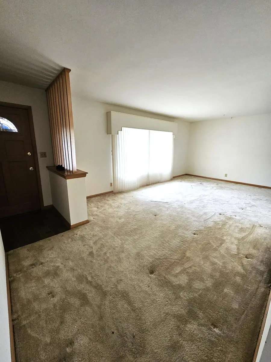 12860 Hobbs Ct, Brookfield, WI 53005 - #3