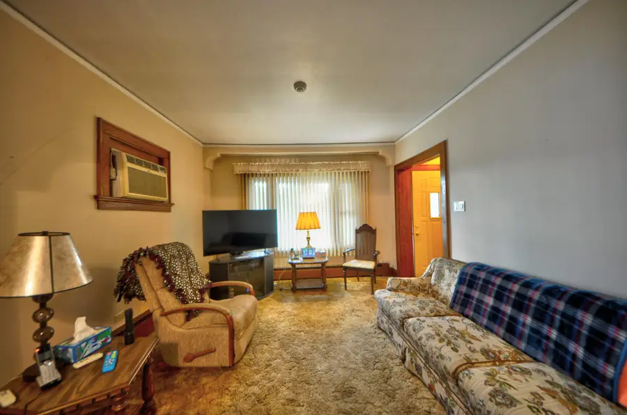 2528 S 20th St, Milwaukee, WI 53215 - #3