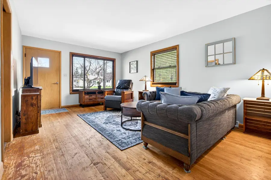 203 E Peckham St, Neenah, WI 54956 - #3