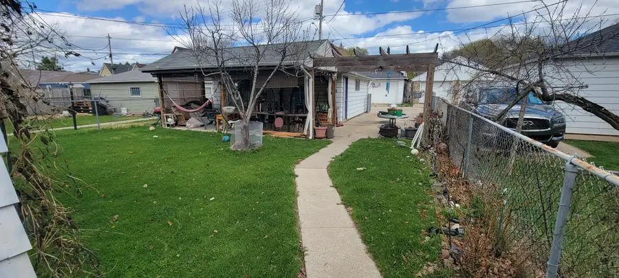 1970 S 33rd St, Milwaukee, WI 53215 - #3