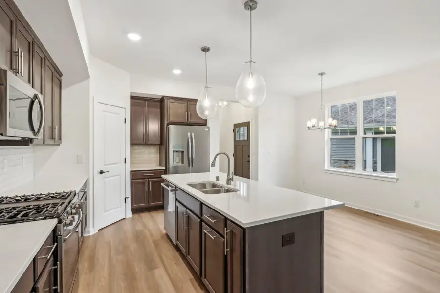 W204N17665 Laurel Pl, Jackson, WI 53037 - #3