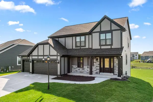 N174W20671 Laurel Springs Cir, Jackson, WI 53037