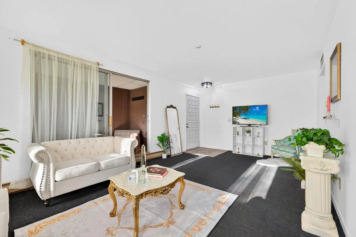 4253 W Rivers Edge Cir, Brown Deer, WI 53209 - #1