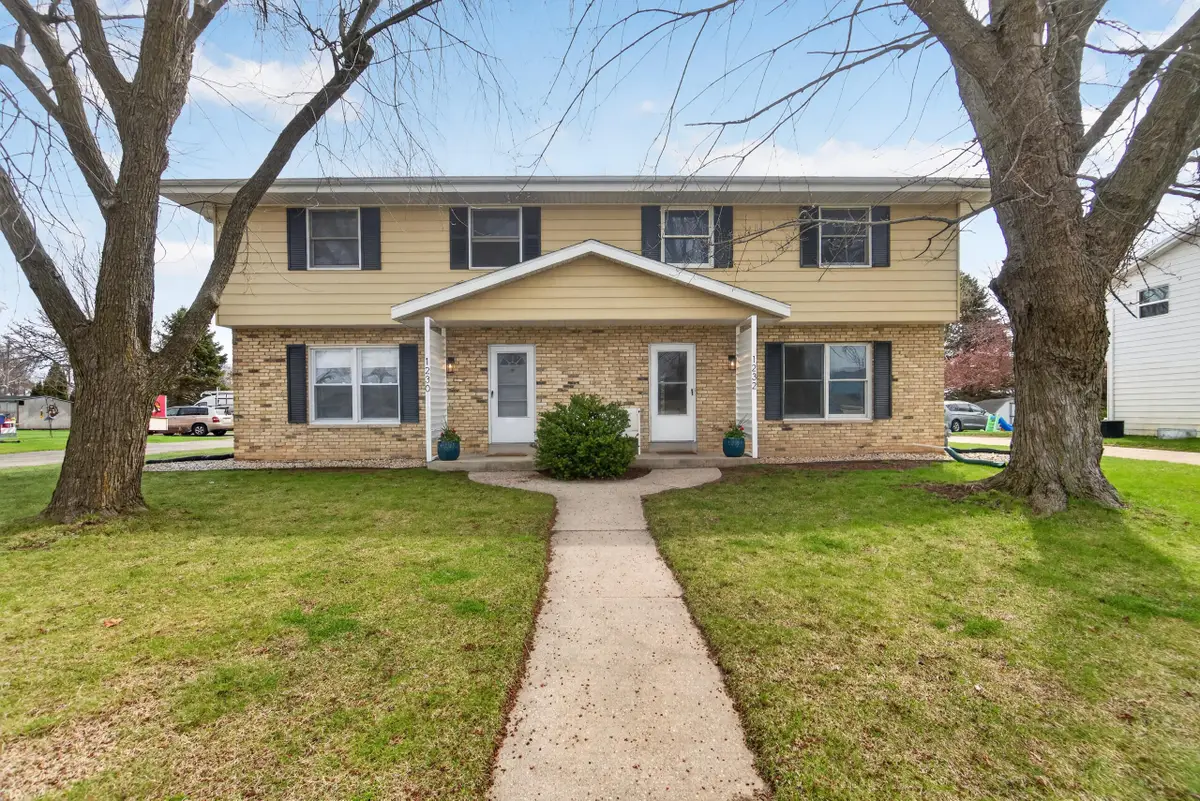 1230 1st Ave, Grafton, WI 53024 - #1