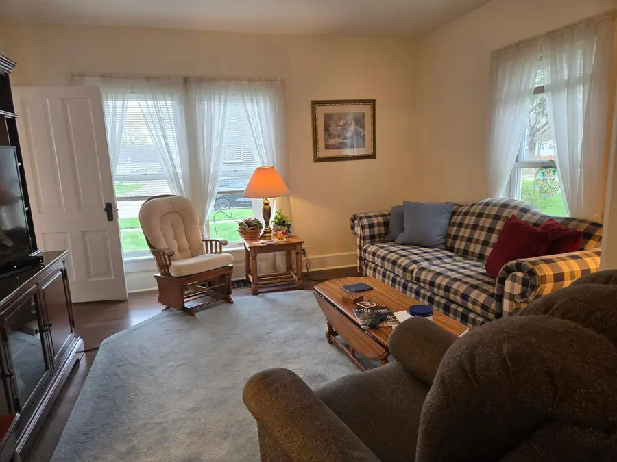 1015 Wheeler St, Lake Geneva, WI 53147 - #3