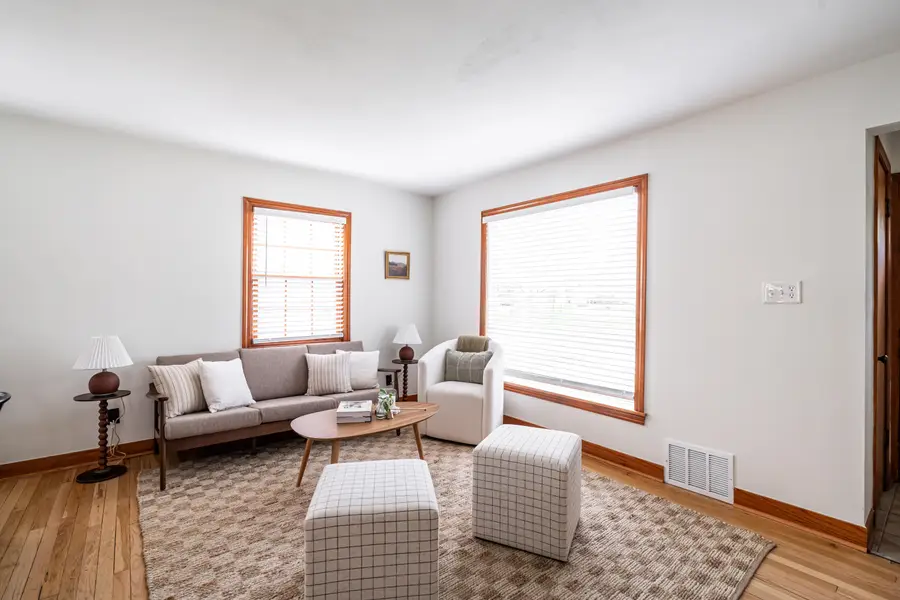 1516 E Tripoli Ave, Milwaukee, WI 53207 - #3