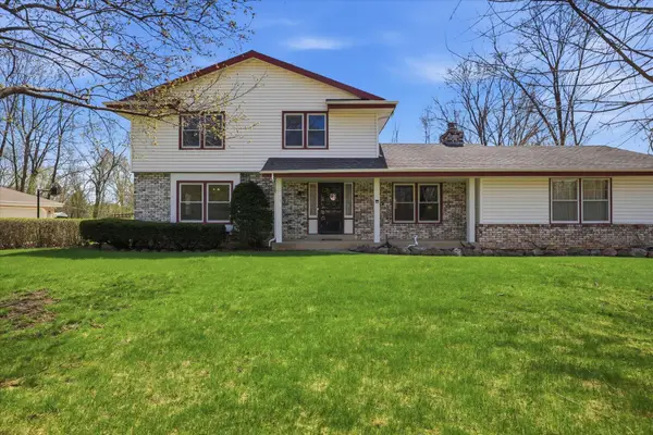 S70W16797 Hedgewood Dr, Muskego, WI 53150