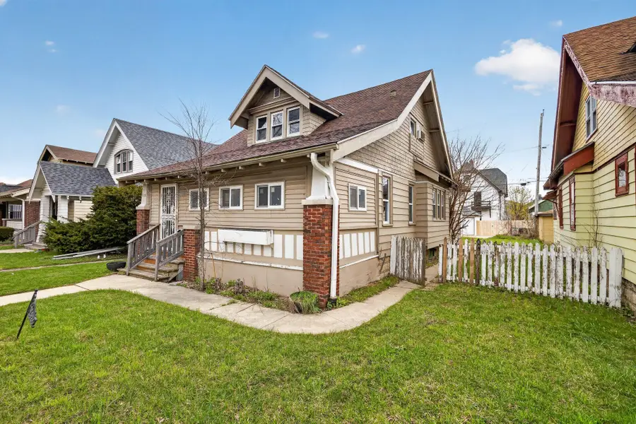 2930 N 38th St, Milwaukee, WI 53210 - #2
