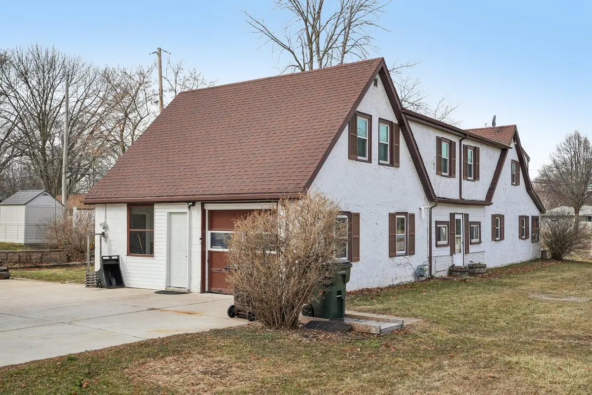 1001 W Bender Rd, Glendale, WI 53217 - #1