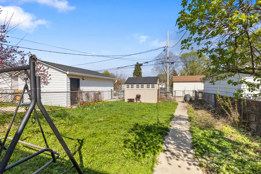 3636 S Quincy Ave, Milwaukee, WI 53207 - #3