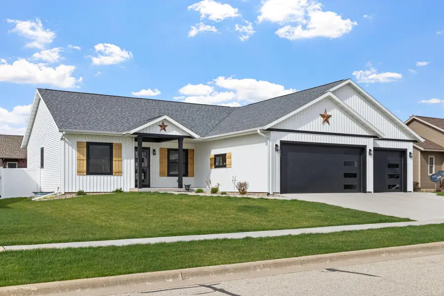 380 Lakewood St, West Salem, WI 54669 - #2