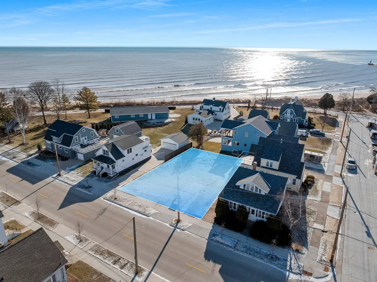 911 17th St, Two Rivers, WI 54241 - #1