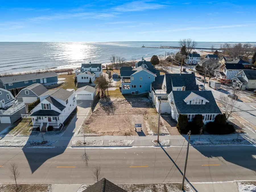 911 17th St, Two Rivers, WI 54241 - #2