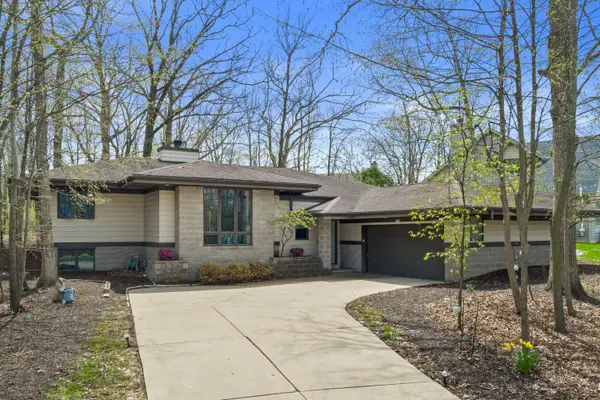 6746 S 35th St, Franklin, WI 53132