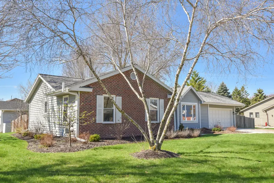 101 Friendship Ln, Saukville, WI 53080 - #3