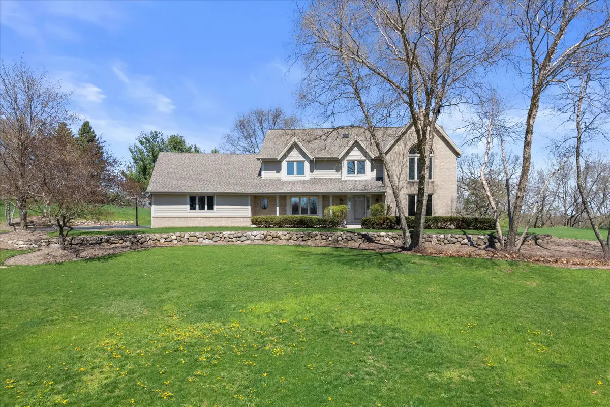 S86W32230 Elias Ct, Mukwonago, WI 53149 - #1