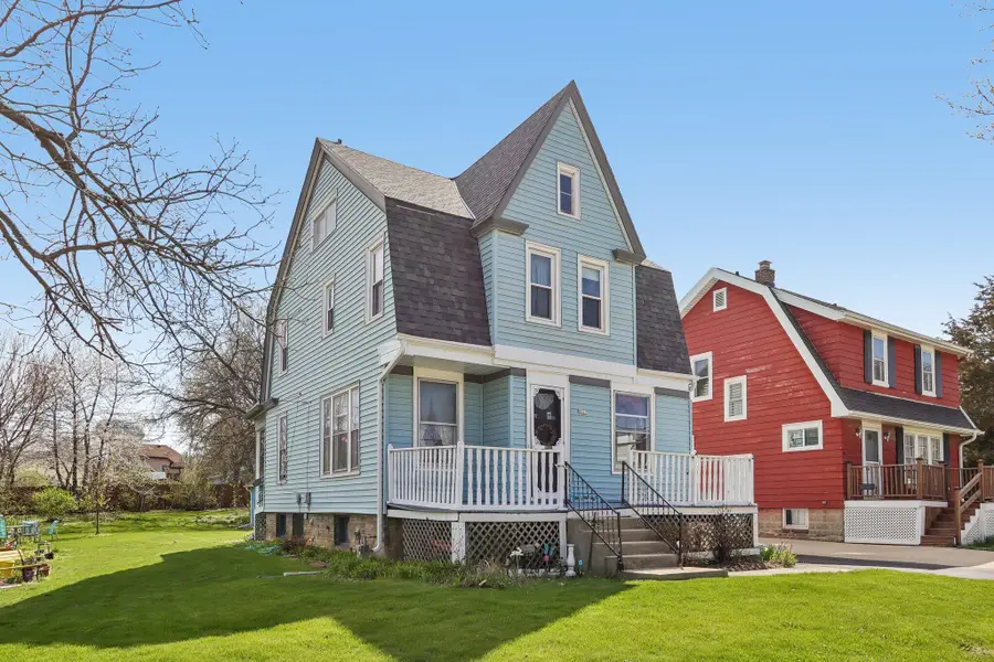 8425 W Lapham St, West Allis, WI 53214 - #3