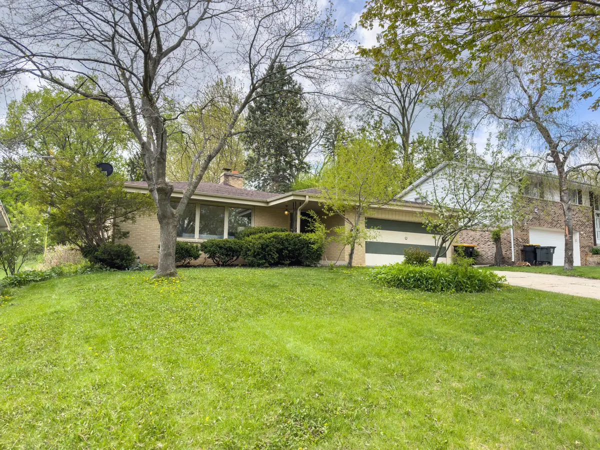 10731 W Keefe Ave, Wauwatosa, WI 53222 - #1