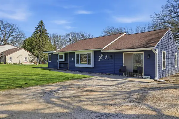 S107W19883 N Shore Dr, Muskego, WI 53150