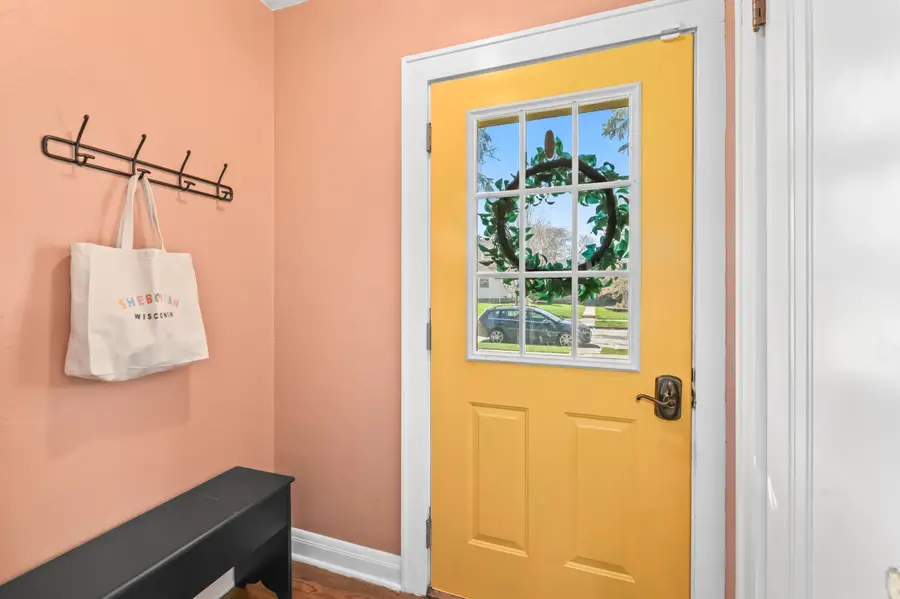 3050 N 77th St, Milwaukee, WI 53222 - #2