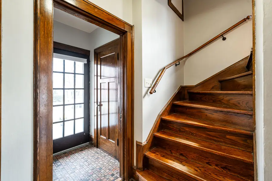 329 N 68th St, Wauwatosa, WI 53213 - #3