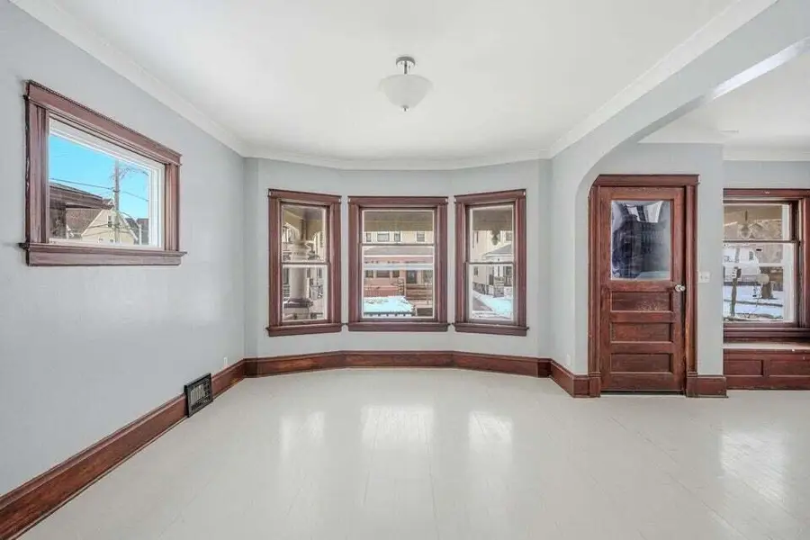 4722 W Garfield Ave, Milwaukee, WI 53208 - #2