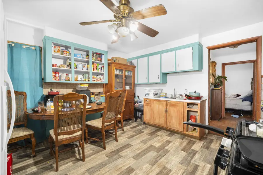 3204 W Greenfield Ave, Milwaukee, WI 53215 - #3