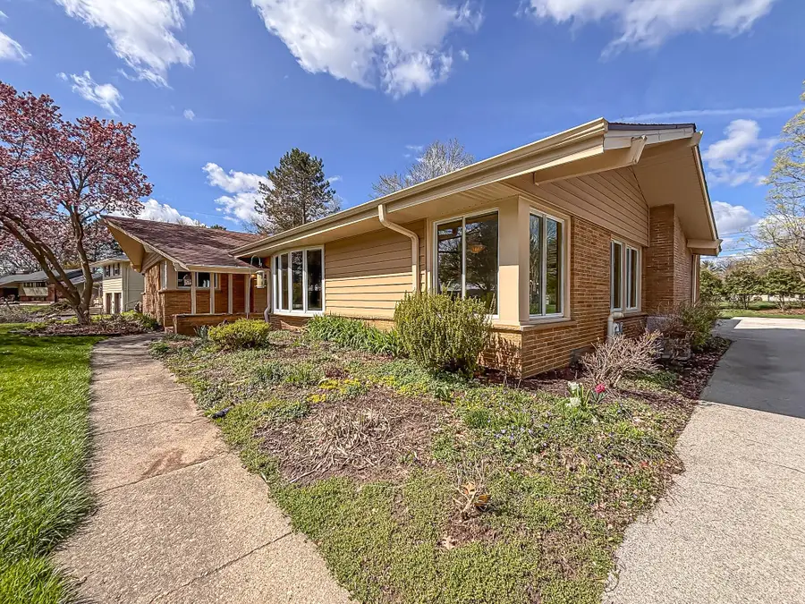 1185 Apache Trl, Brookfield, WI 53005 - #2