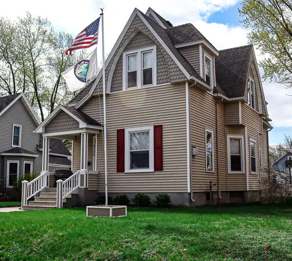 2126 Market St, La Crosse, WI 54601