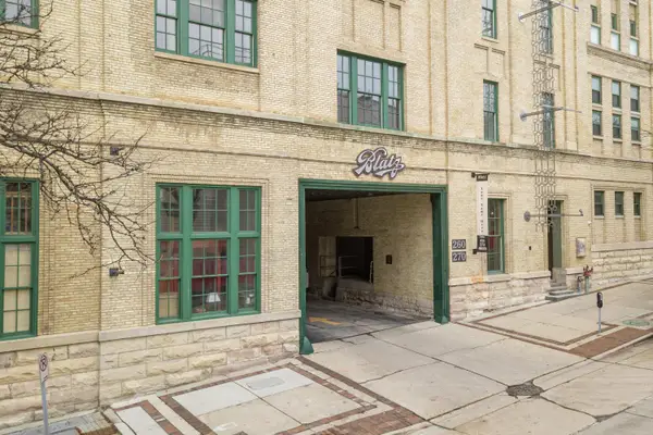 270 E Highland Ave, Milwaukee, WI 53202