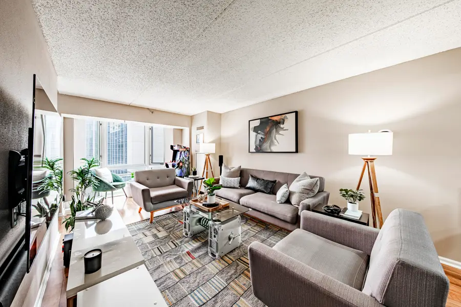 270 E Highland Ave, Milwaukee, WI 53202 - #2