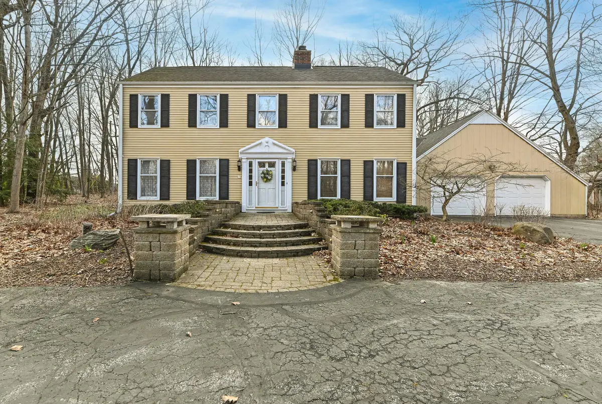 10125 Kay Pkwy, Hales Corners, WI 53130 - #1