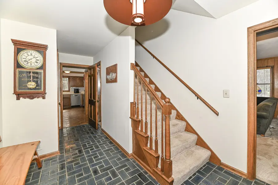 10125 Kay Pkwy, Hales Corners, WI 53130 - #3