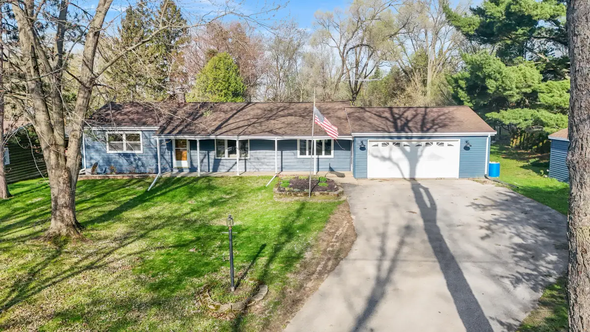 W377S3527 School Section Lake Dr, Ottawa, WI 53118 - #1