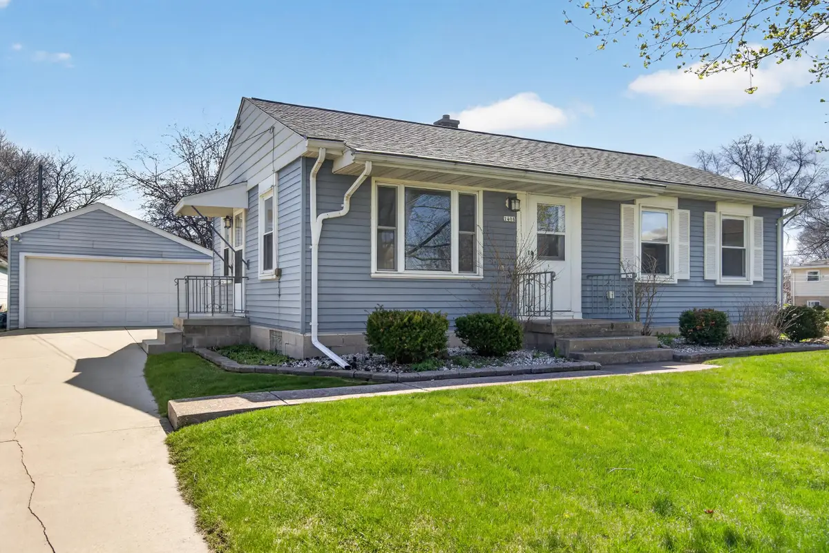 1408 Riverview Dr, Kewaskum, WI 53040 - #1