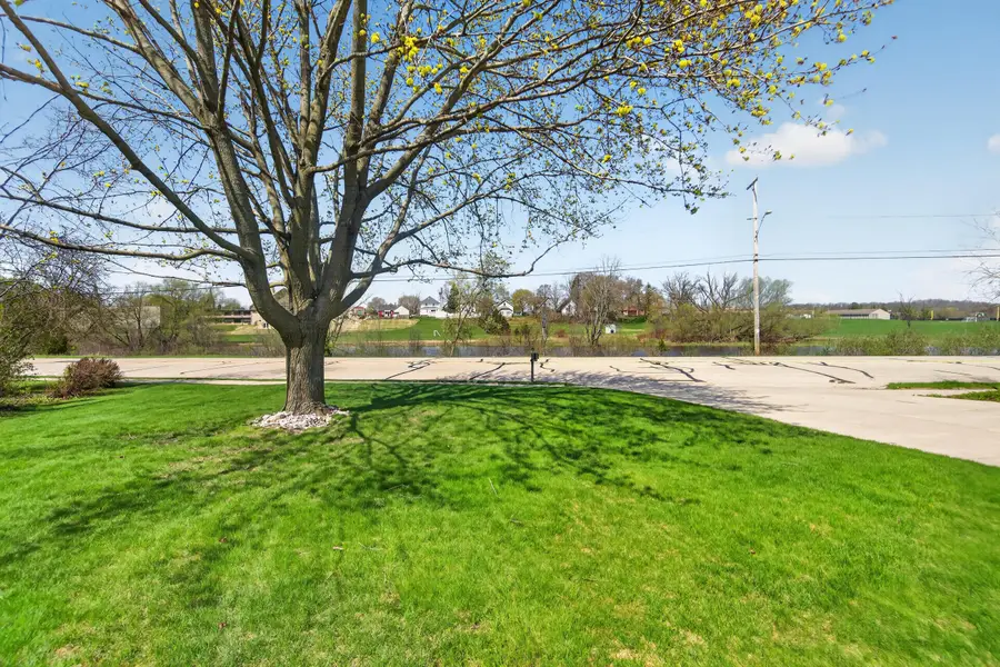 1408 Riverview Dr, Kewaskum, WI 53040 - #2