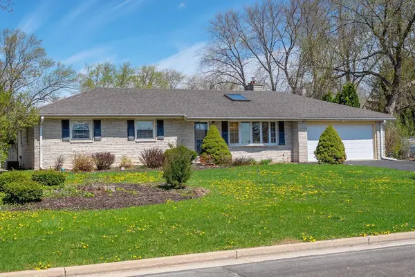 424 Andrews St, Mukwonago, WI 53149