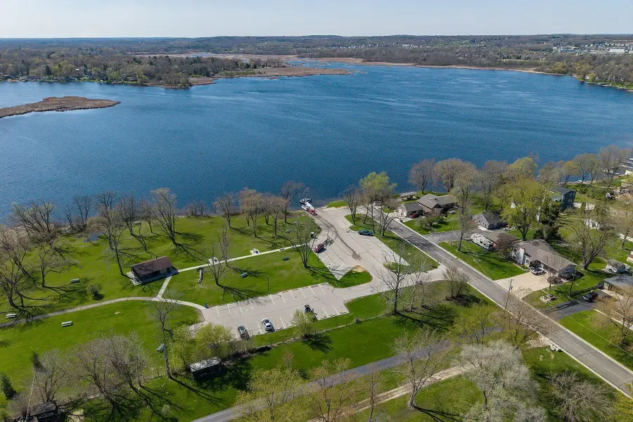 424 Andrews St, Mukwonago, WI 53149 - #3