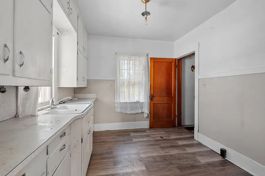 3210 Monroe St, Two Rivers, WI 54241 - #2