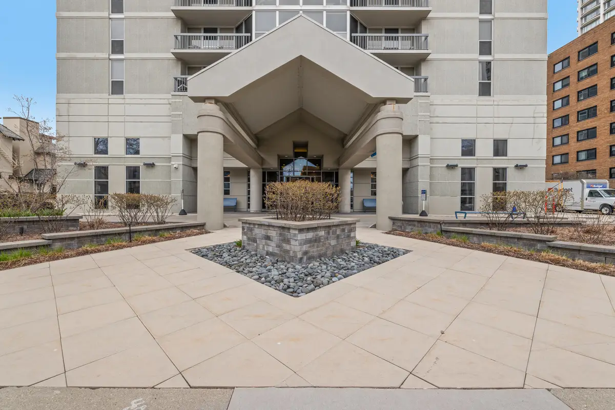 1660 N Prospect Ave, Milwaukee, WI 53202 - #1