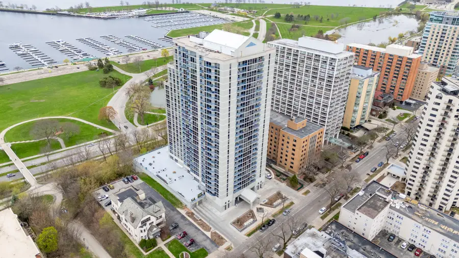 1660 N Prospect Ave, Milwaukee, WI 53202 - #2