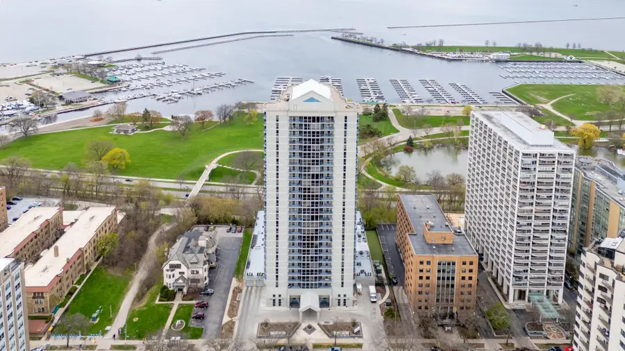 1660 N Prospect Ave, Milwaukee, WI 53202 - #3