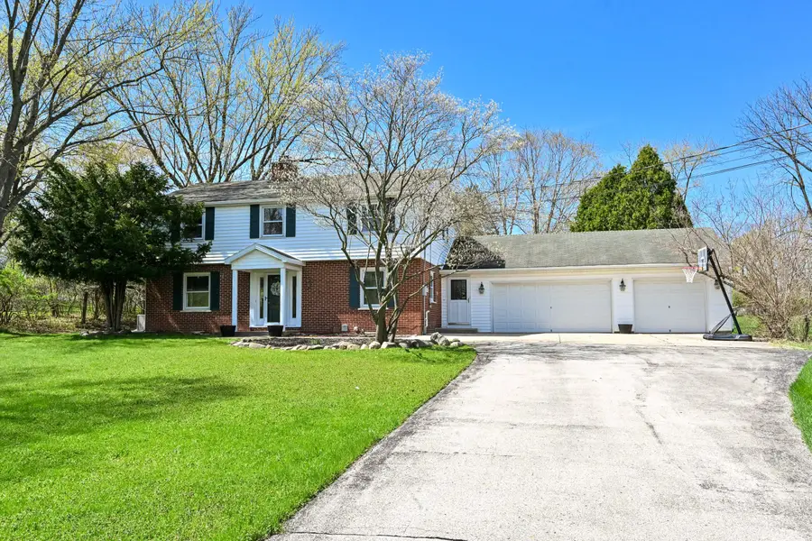 W278N1973 Lakeview Dr, Pewaukee, WI 53072 - #2