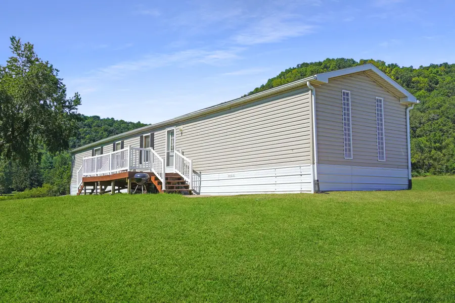 E2817 S Creek Rd, Genoa, WI 54624 - #3