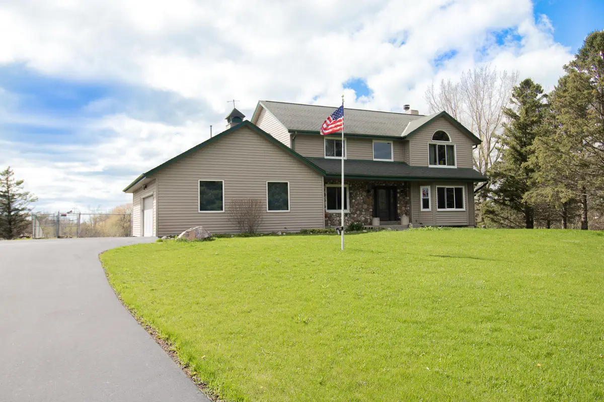 W204N4833 Lannon Rd, Menomonee Falls, WI 53051 - #1