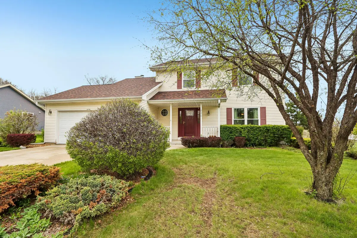 8570 S Whitney Dr, Oak Creek, WI 53154 - #1
